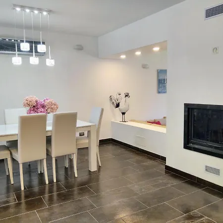 Locazione Turistica Mera Villa Poncetta